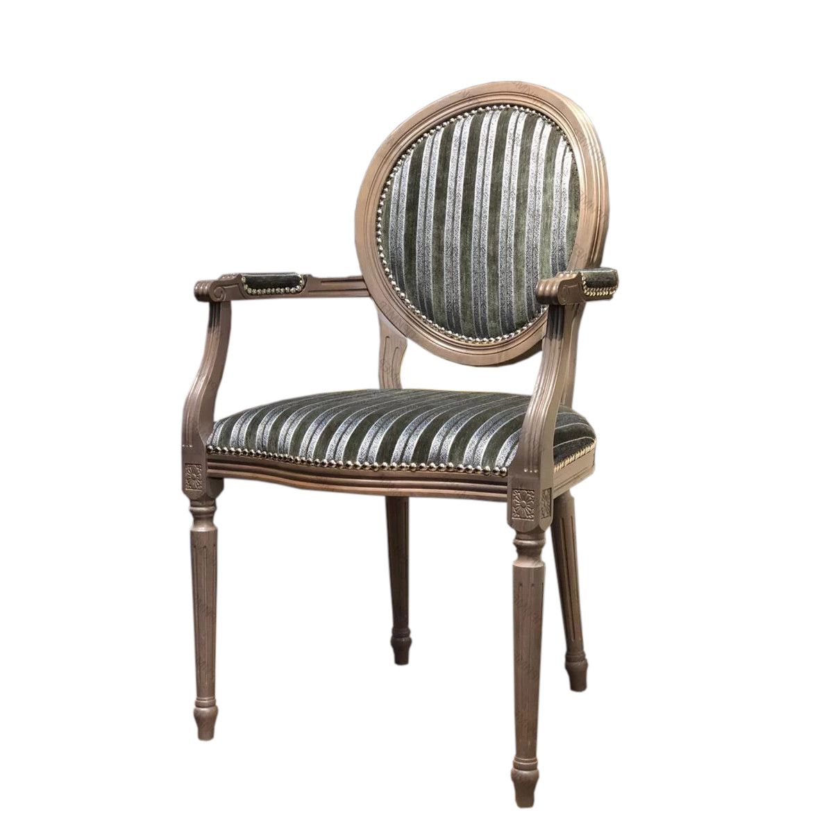 Кресло в стиле прованс с круглой спинкой