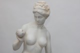 Античная скульптура Ева с яблоком
