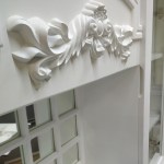 Каминный портал с полками