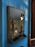 Ключница в морском стиле с якорями и магнитной доской