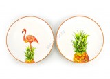 Тарелки с фламинго и ананасами