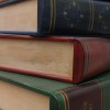 Тумбочка в виде книг с ящиком